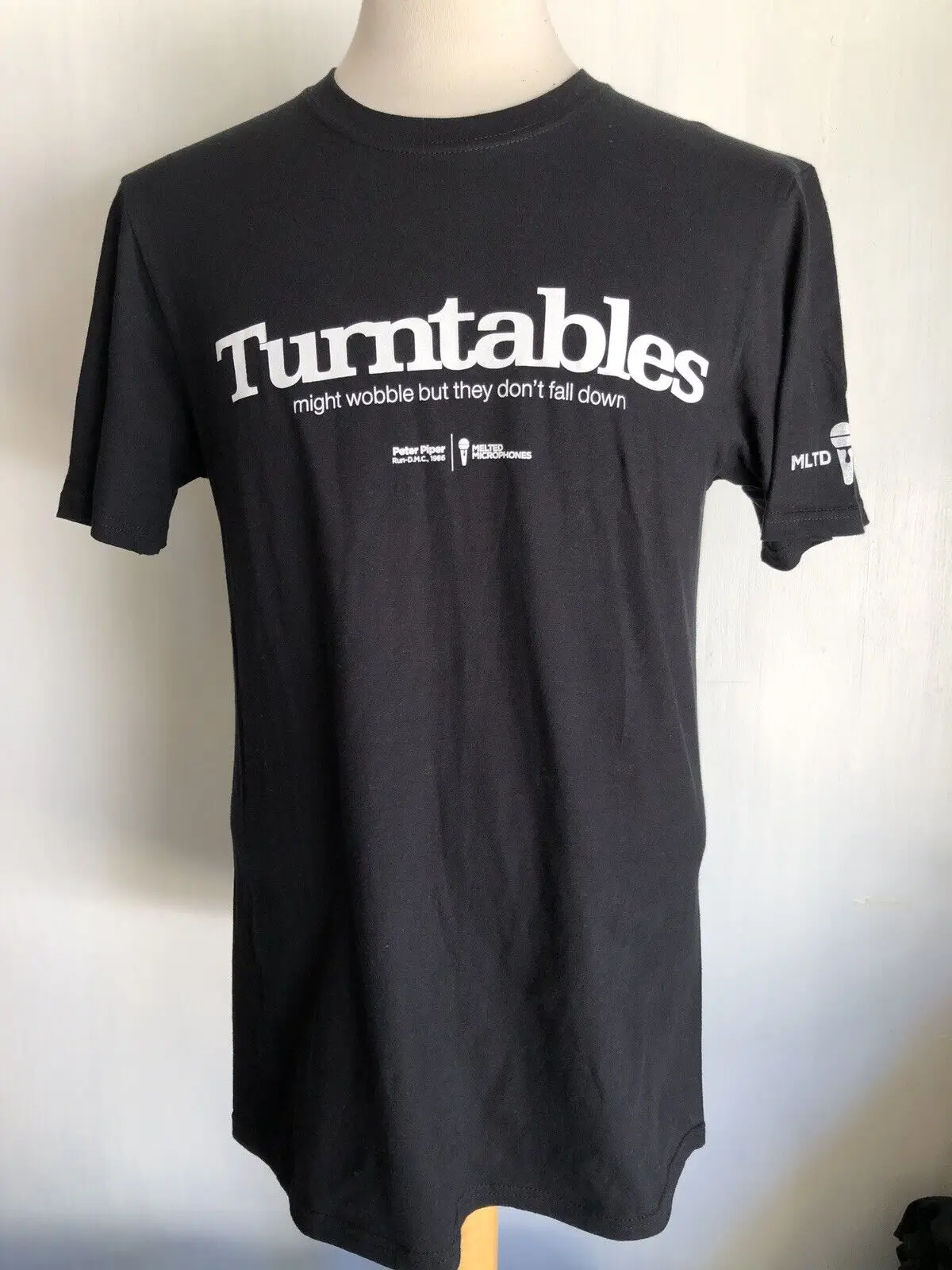 TURNTABLES MIGHT WOBBLE Official Technics Hip-Hop Rap MLTD MIC T-Shirt Sz Medium