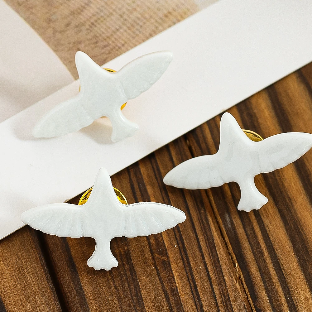 Peace Dove Ceramic Brooch Animal Birds Pin Banquet Clothing Scarf Clip Statement Fashion Jewelry Girl Accessories for Women