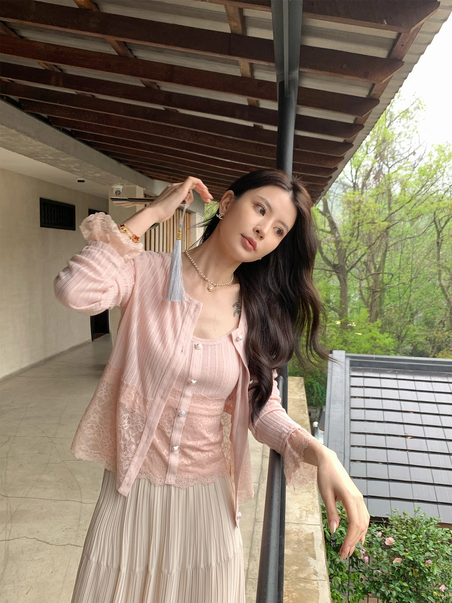 

Kun Total Pink Knitted Lace Trim Set Lightweight Spring Fashion Outerwear Two-Piece Ensemble Women's Long Sleeve Strap Tops