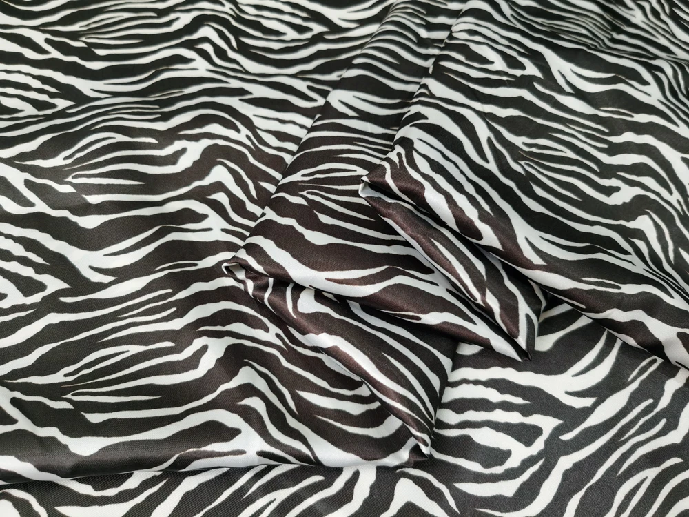 1 Meter x 1,48 Meter gestreifter Zebra-Satin-Druckstoff, weiches Futter – Detail 10