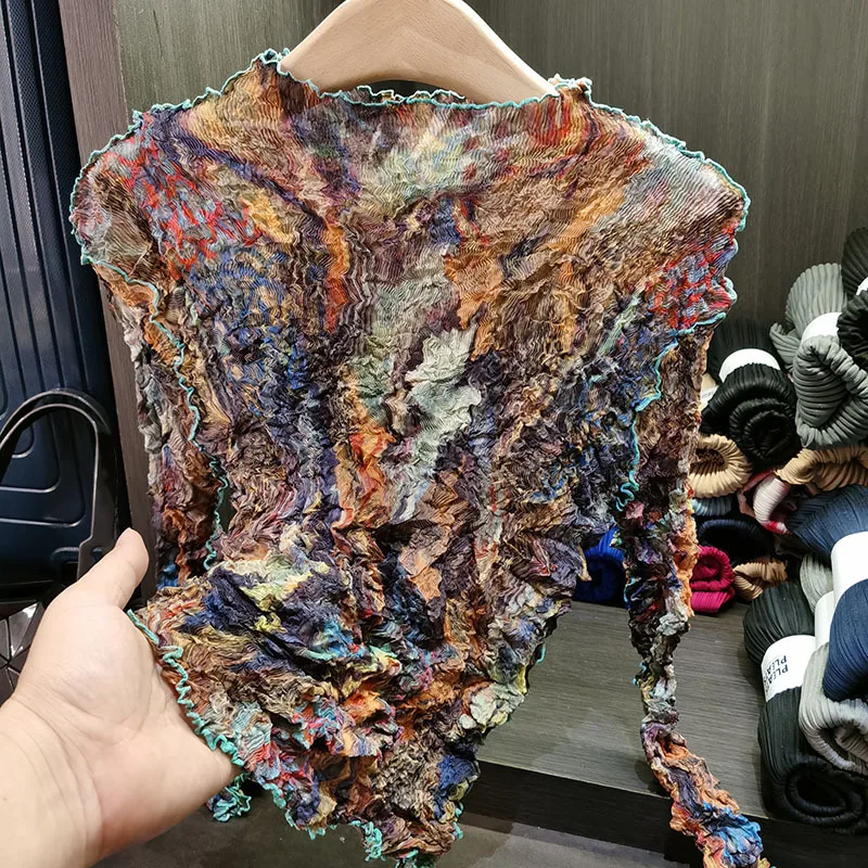 Miyake plis 2025 printemps et été nouveau plissé col montant haut peinture à l'huile coupe ajustée à manches longues T-shirt femmes