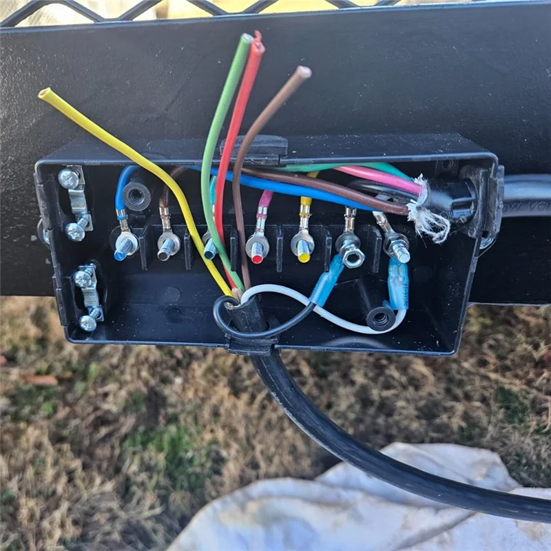 

Комплект жгутов проводов прицепа, 8-футовый 7-контактный шнур прицепа и 7-контактный комплект распределительной коробки с отрывным выключателем 12 В и держателем вилки