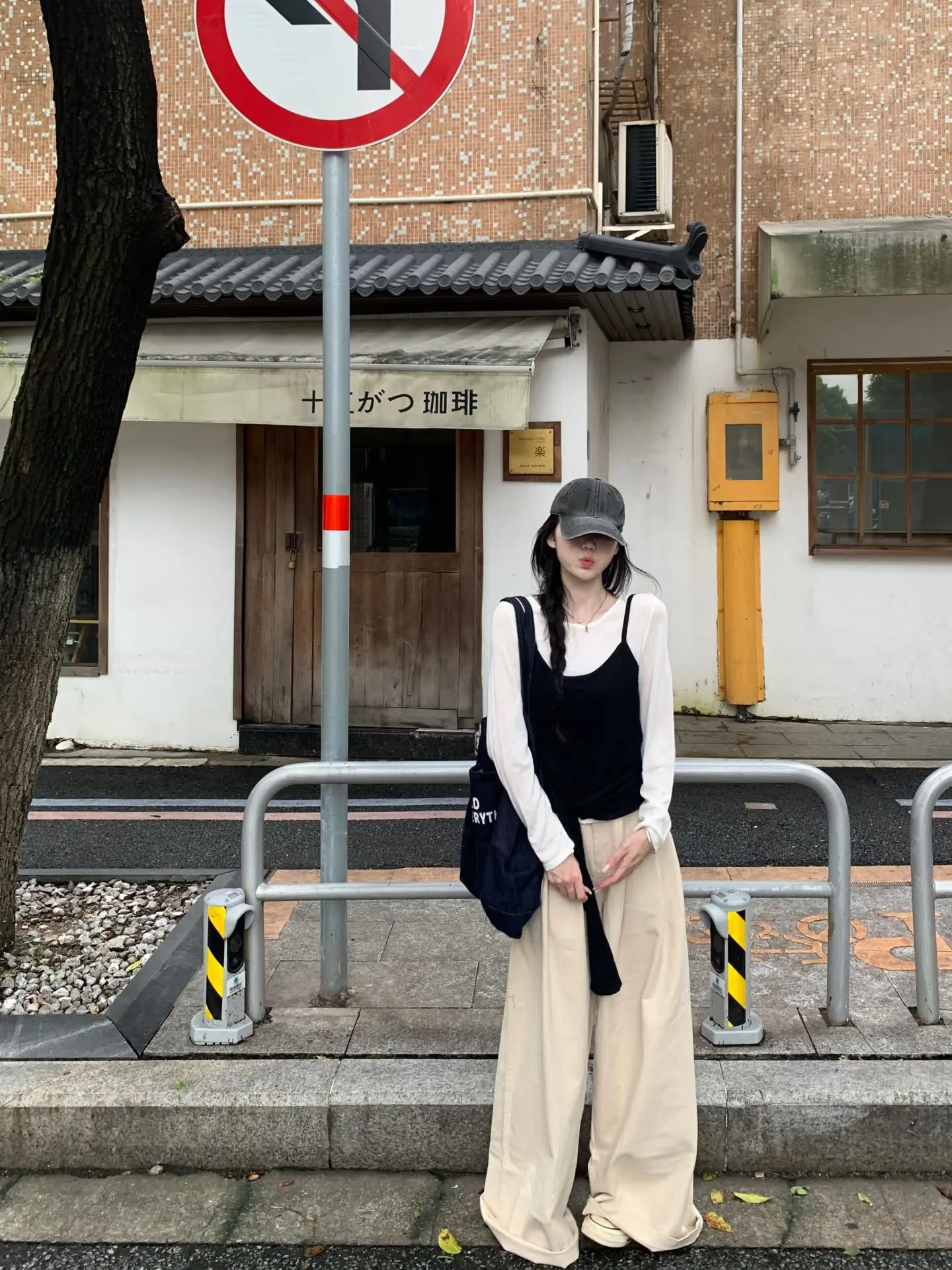 

Long Sleeved T Shirts Printed Womens Autumn Notched Collar Buttoned Placket Patch Pocket College Minimalist Layered Raglan Solid