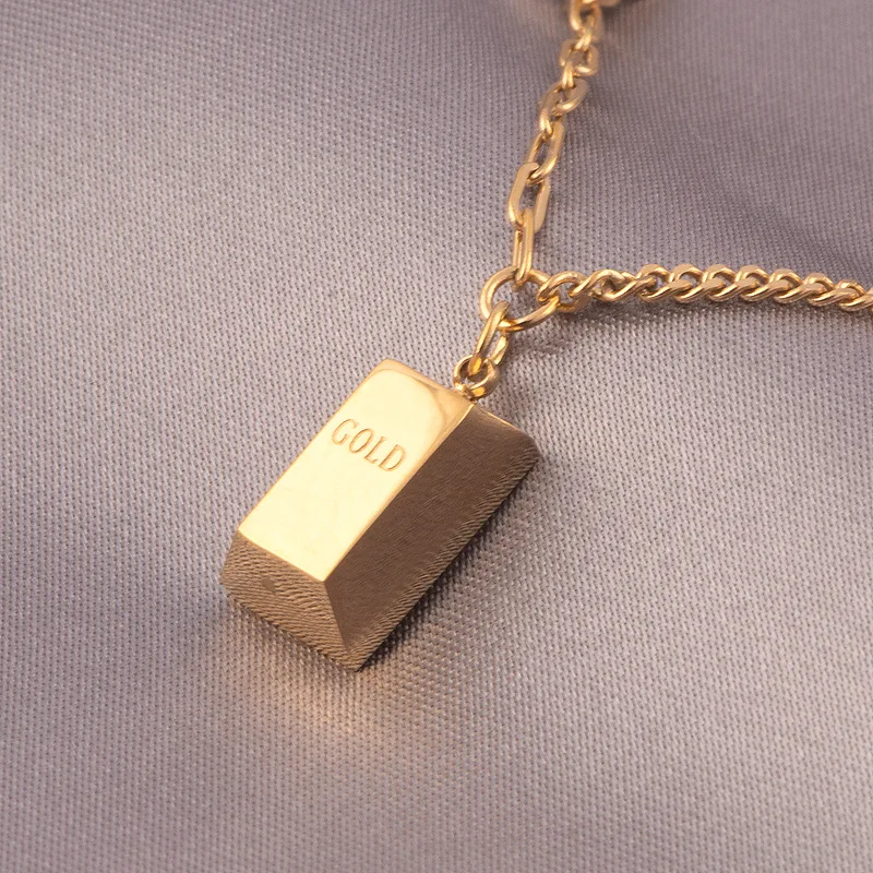 Stainless Steel Accessible Luxury Niche Small Gold Bar Square Necklace for Women to Attract Wealth