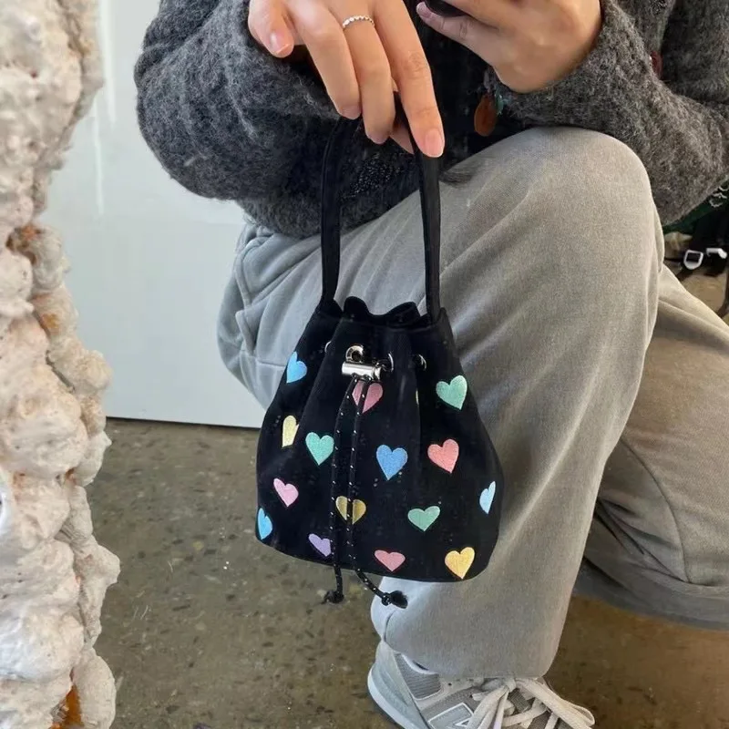 Embroidered Love Hand Canvas Bag Shoulder Crossbody Mini Bucket Bag Portable Mobile Phone Bag Heart Drawstring Shoulder Bag