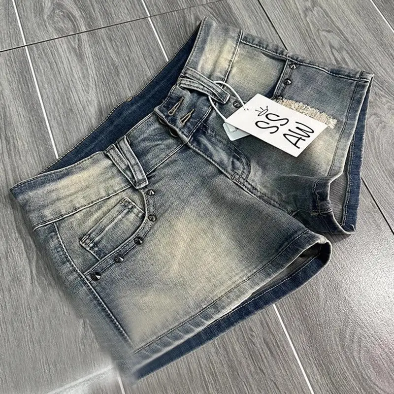 American Retro Washed Worn Denim Shorts Jeans Women's Summer Design Riveted Low-rise Hot Pants Shorts Feminino