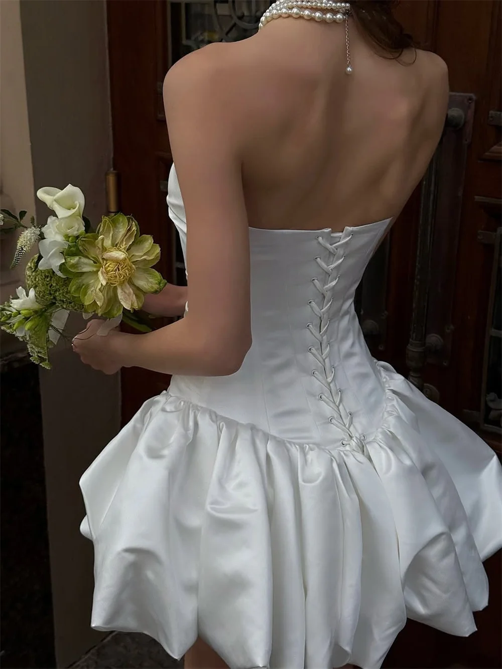 Tokyo Customized White Strapless Neckline Wedding Dresses Sleeveless Mini Elegant Bridal Veil 2025 Back Lace-Up Wedding Gown