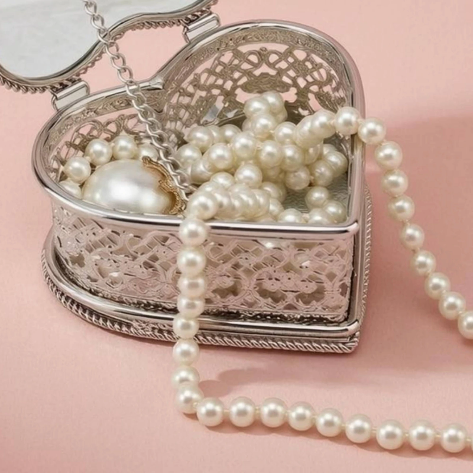 Heart-Shaped Jewelry Box Hinged Lid Antique Heart Trinket Box Small Container Reflective Storage Item Dust Protection