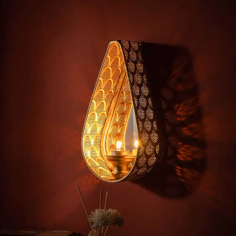 South East Asia retro wrought iron hollow carved wall hanging candle stand B & B restaurant romantic atmosphere bar wedding pend