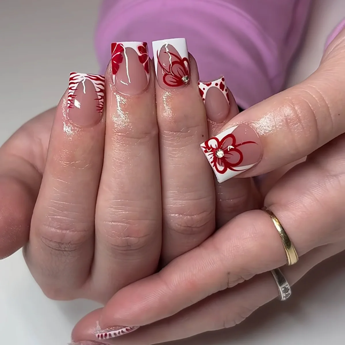 24 Uds. De puntas de uñas postizas cuadradas francesas de longitud media con diseño de perlas y lazo, uñas postizas usables con diamantes de imitación y estrellas, arte para uñas