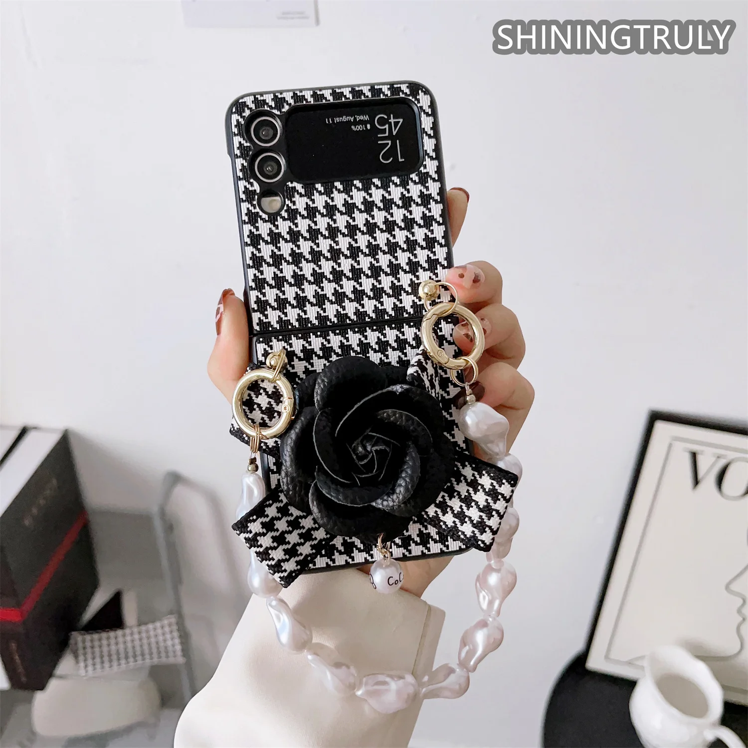 Luxury Camellia Flower Phone Cover For Samsung Galaxy Z Flip 4 3 2 1 5G Irregularity Pearl Bracelet Houndstooth PU Leather Case