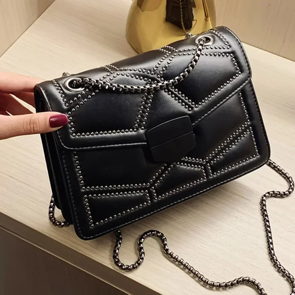 

Retro rivet chain small shoulder bag women's flap PU leather fashionable small square crossbody bag chain small square bag