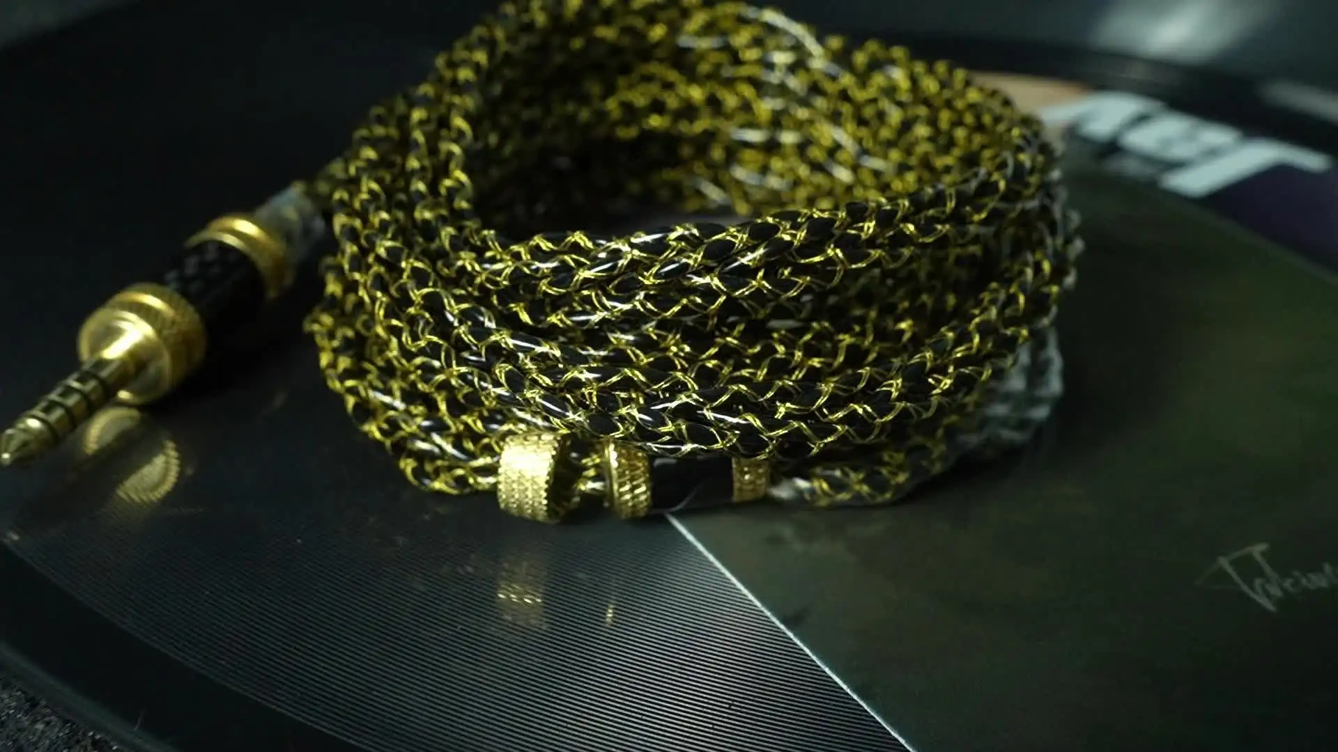 アクセサリー iyu ZiSin-A01 IEM ハイファイ イヤホンケーブル 120cm