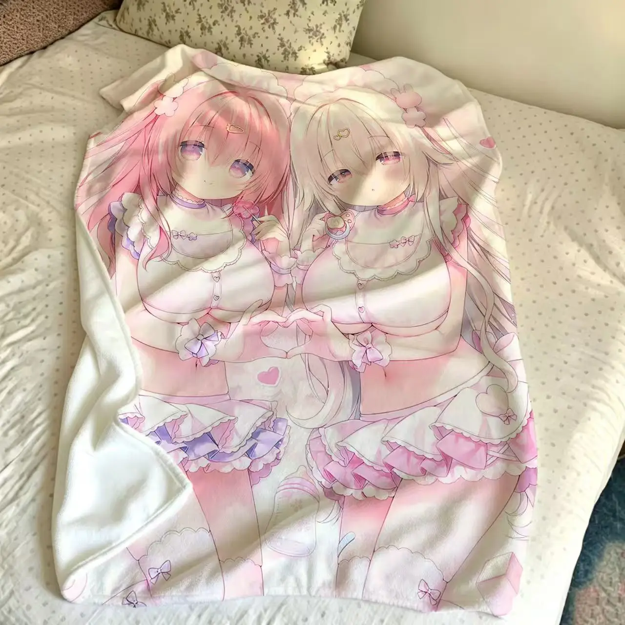 Kawaii Cartoon Young Girl Pattern Flannel Blanket Warm Skin Friendly Small Lap Nap Blanket Travel Camping Airplane Birthday Gift