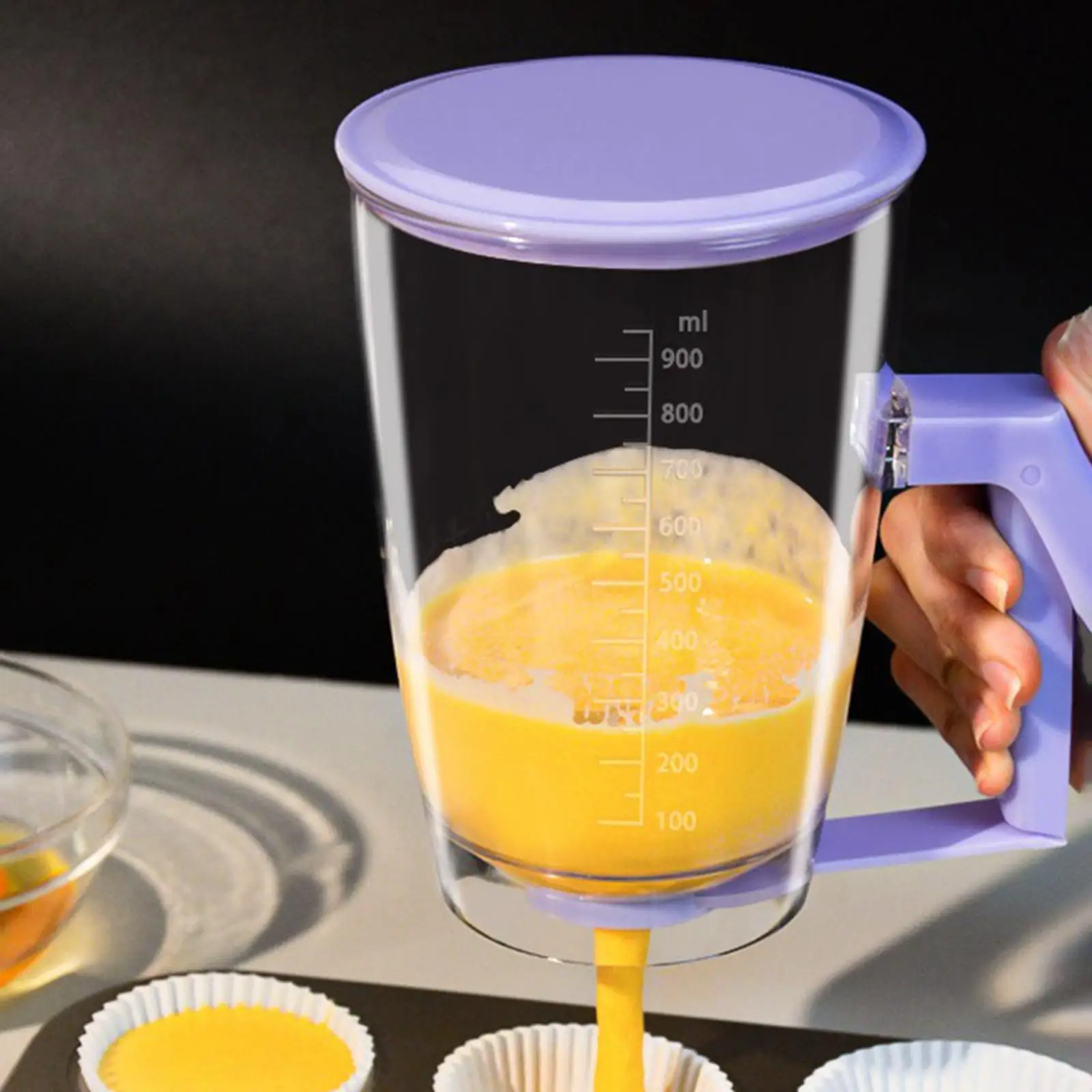 

Muffin Mix Batter Dispenser 900ml Non Drip Measuring Cup Baking Tool for Cake and Pancake