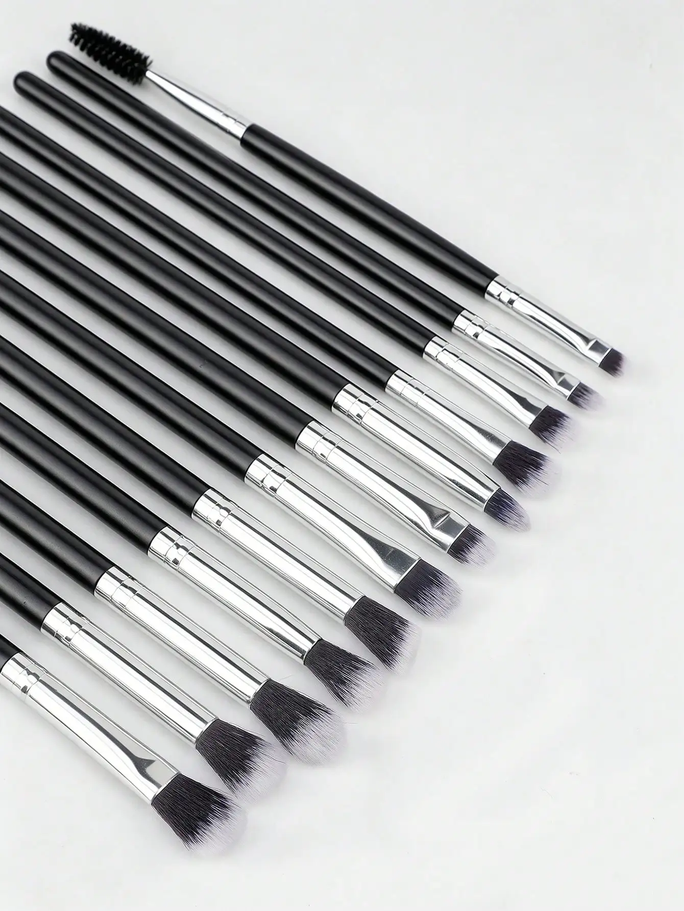 12-Piece Full Eye Makeup Brush Set Is Suitable For Daily Use, Holiday Gifts To Friends, Holiday Parties, Or Travel.