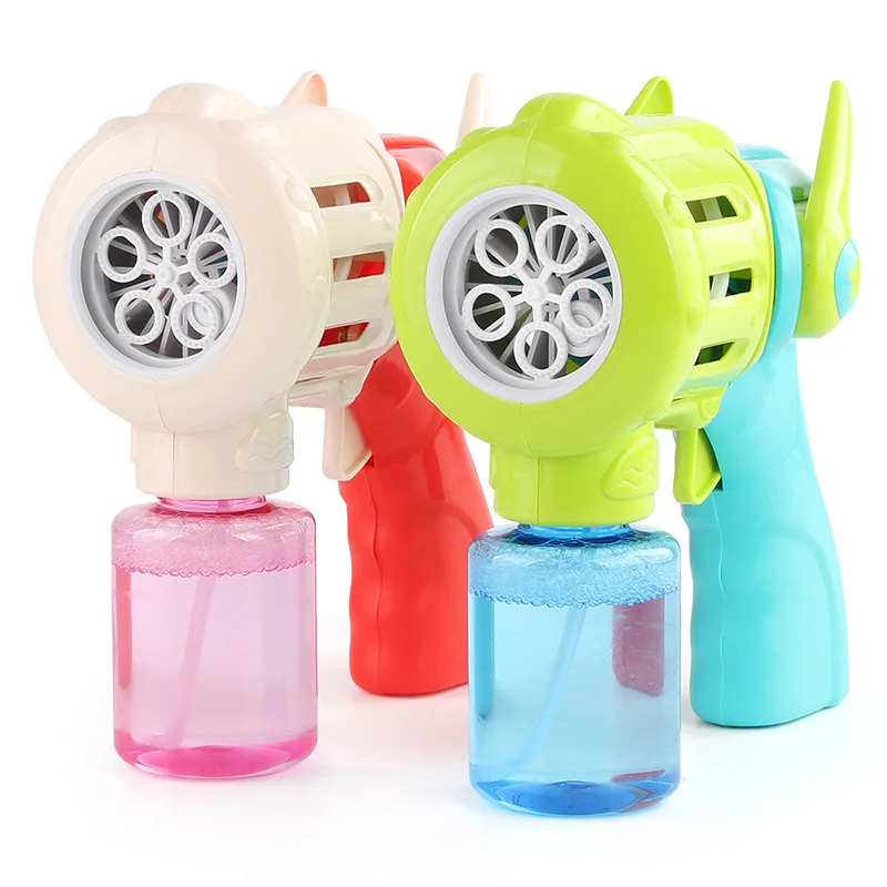 Crianças espaço bolha arma brinquedos crianças verão lazer 5 buracos dos desenhos animados portátil elétrico totalmente automático um-toque spray bolha brinquedos
