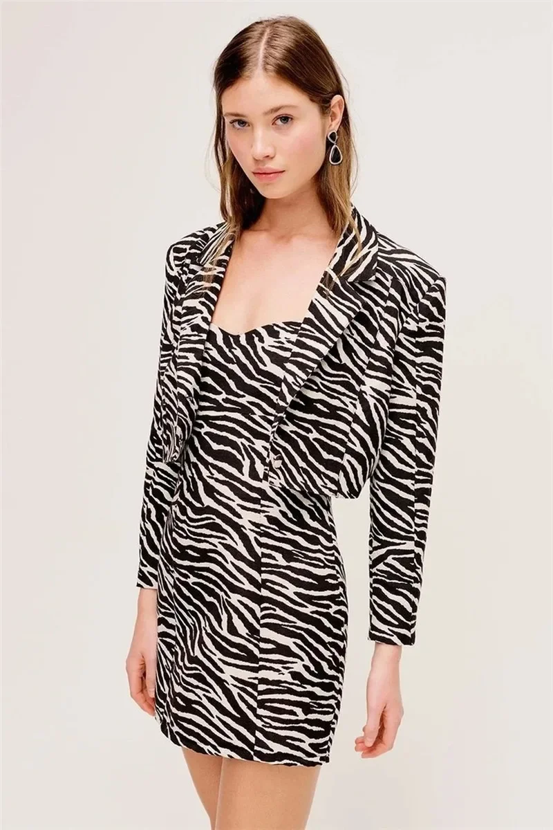Zebra Striped Short Blazer Women's Fashion Sweet Waist Elegant Independent Short Blazer Animal Print Chic Jacket Korean Style