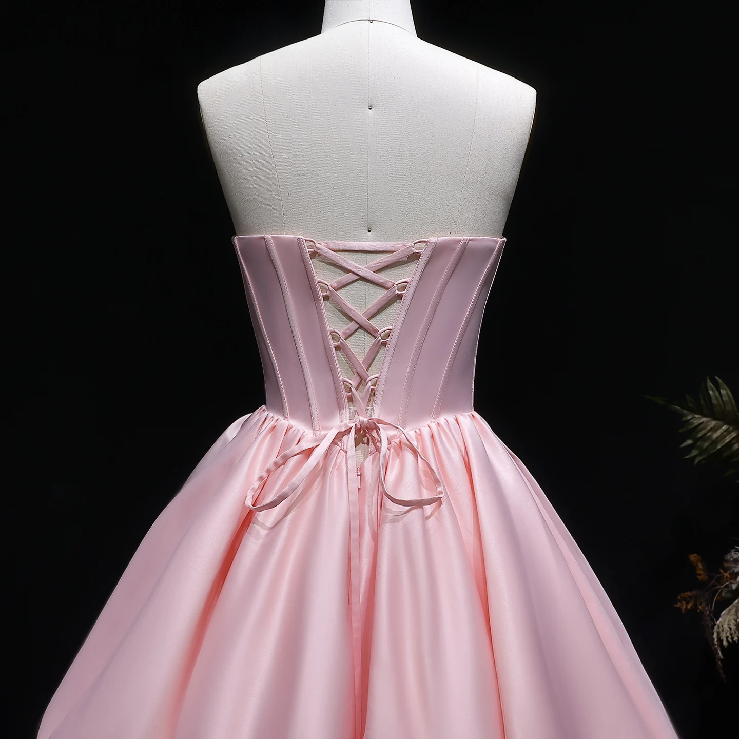 Sharon Said Rosa trägerloses 3D-Blumen-Homecoming-Kleid, plissiertes Korsett, Satin, Dubai, kurzes Cocktail-Abschlussball-Partykleid, RM139, maßgeschneidert – Detail 9