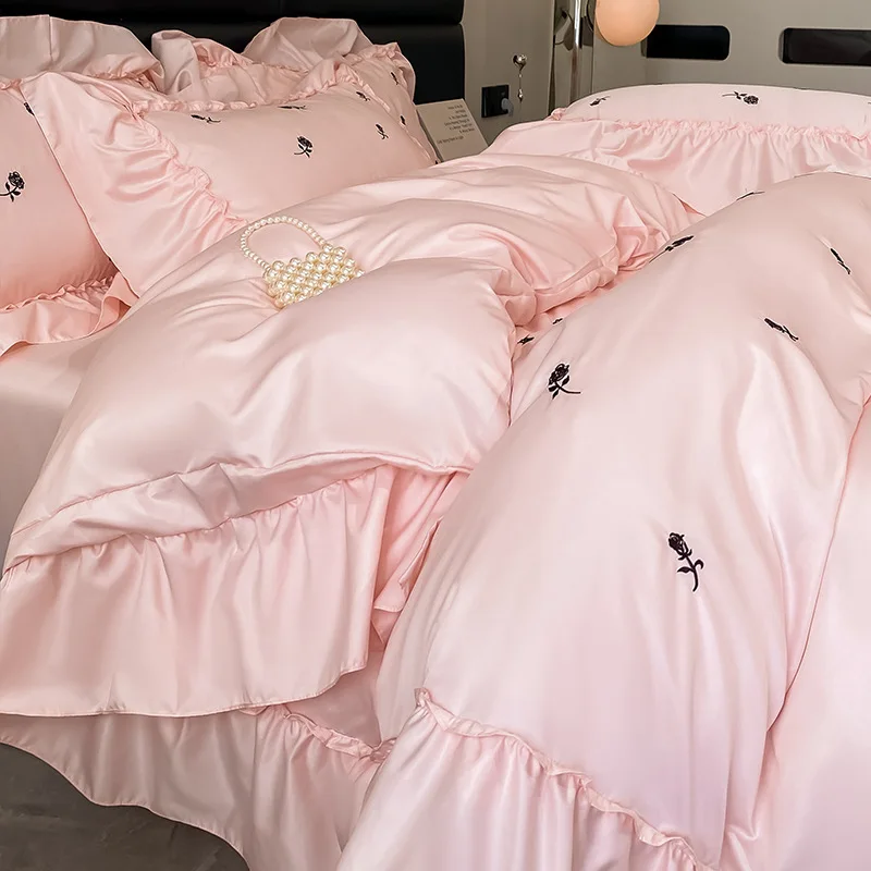 

Ice Rayon Embroidered Bedding Sets with Lace Cooling Silky Cozy Comforter Set for Summer Naked Bed Linens for Home Dormitory