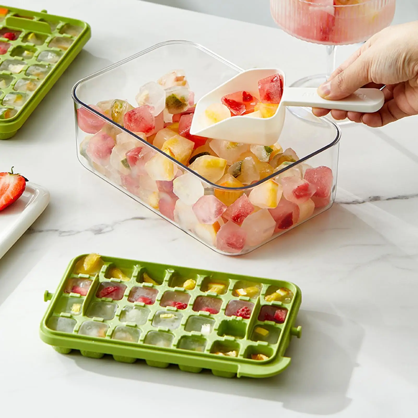 Ice Cubes Tray Flexible Rotating Container With Lid Ice Maker Mold For Kitchen Freezer Dining Family Food Drinks Whiskey