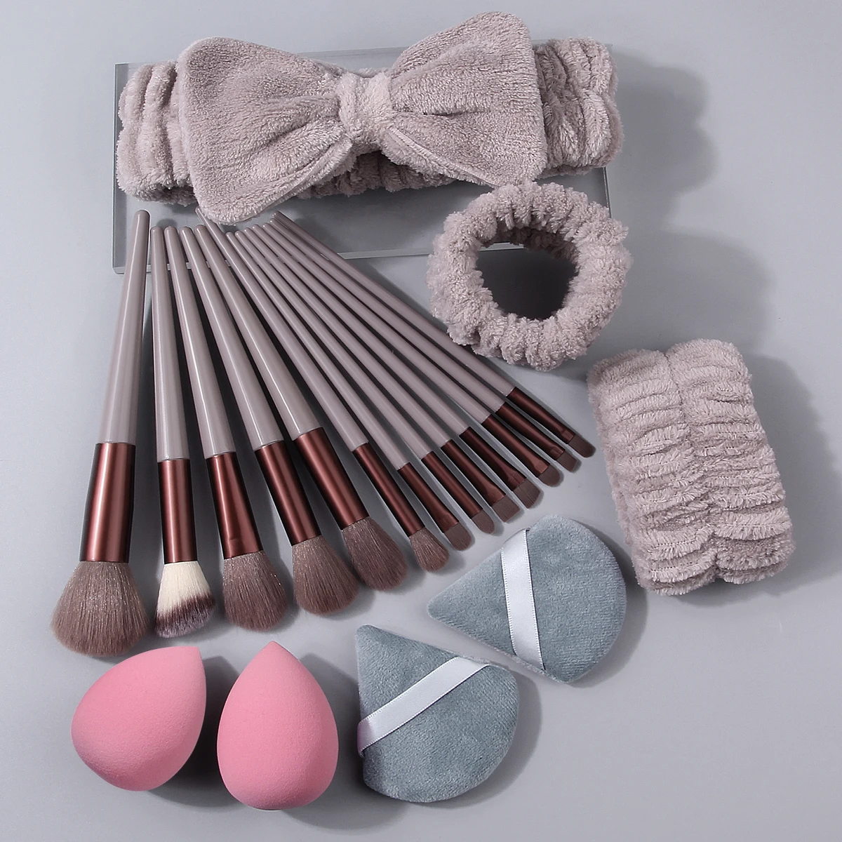 ชุดแปรงแต่งหน้าอเนกประสงค์ 20 ชิ้น & ฟองน้ำแต่งหน้าแบบไข่ที่มีความยืดหยุ่นสูง & สายรัดข้อมือแบบผ้าคาดผมซึมซับได้ดี