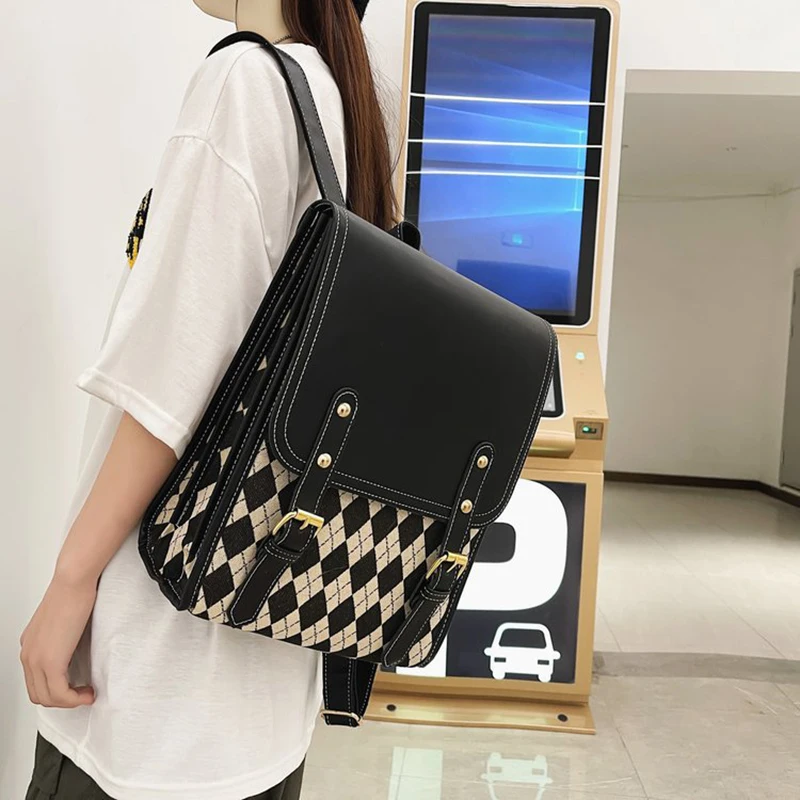 Retro Pu Leather Square Backpack Large Capacity Student Computer Bag Outdoor Travel Backpack Girl Women Diamond Shoulder Bag