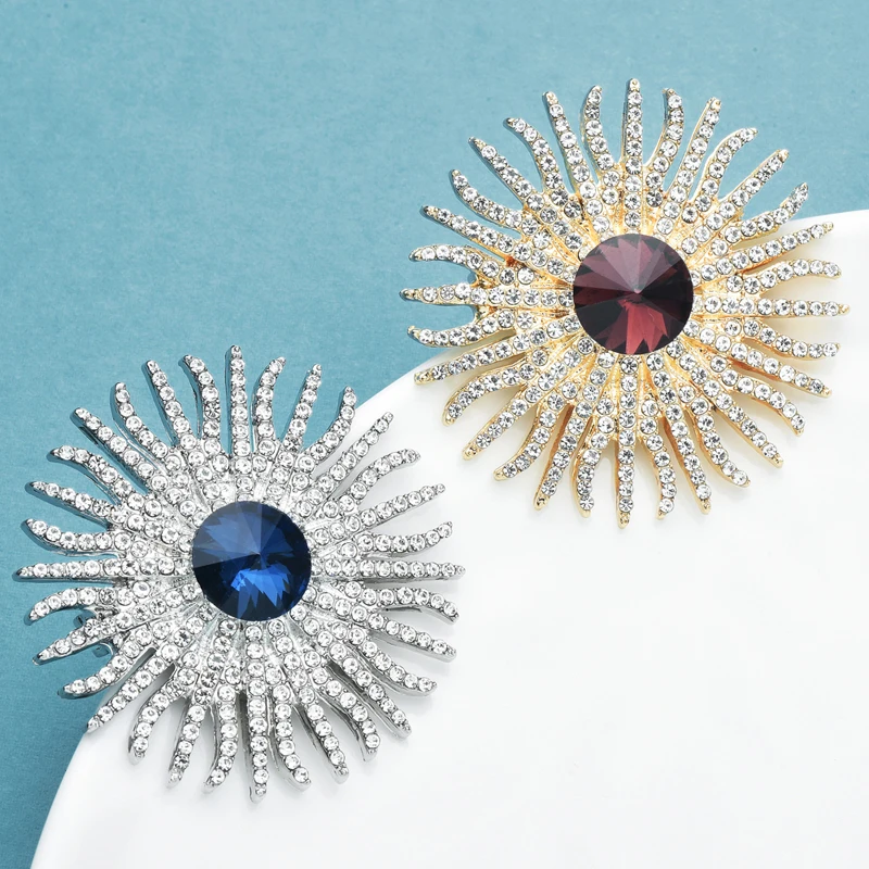 Wuli&baby Shining Crystal Sun Flower Brooches For Women Men 2-color Beautiful Palace Style Round Party Office Brooch Pins Gifts