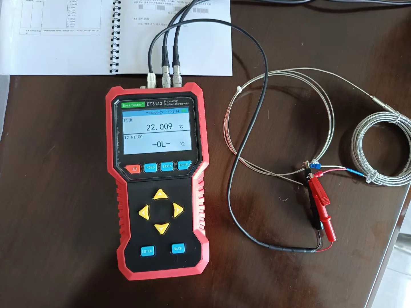 ET3142 Handheld Thermometer Resistance and Thermocouple Measurement use d with Dry Well Fruance