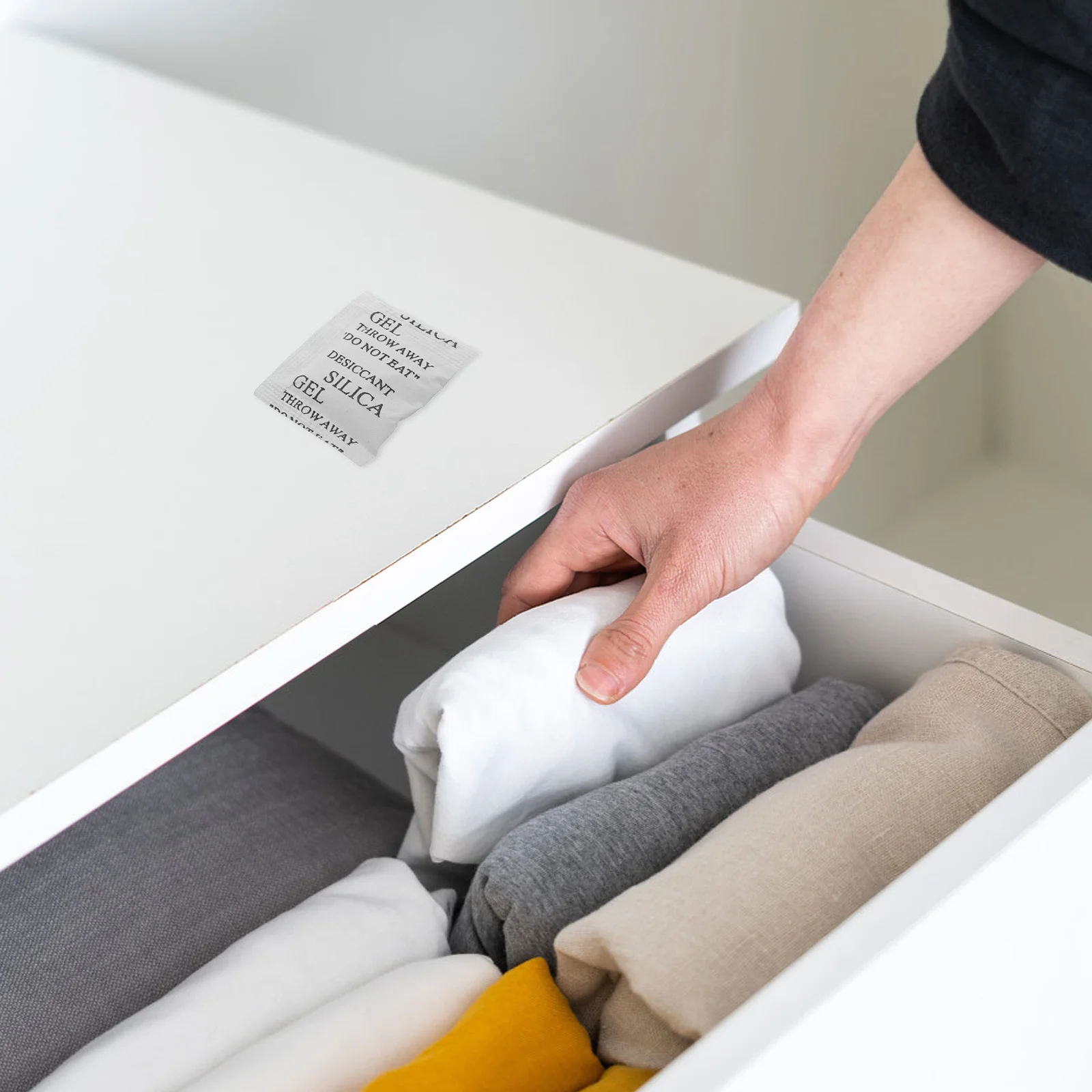 

100Pcs Silica Gel Moisture Absorber Packs for Food Storage Closet Jewelry Shoes Electronics Cabinet Dehumidify Control