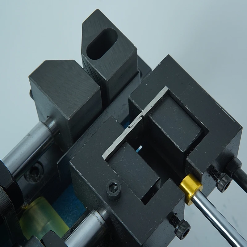 معدات تصنيع كابلات المعدات 315 آلة تجريد هوائية معالجة تسخير الأسلاك