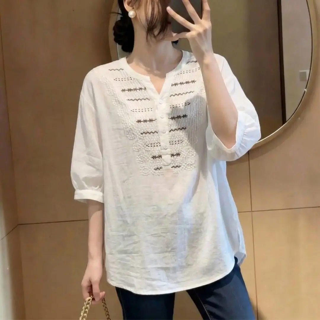 

Women's summer top Embroidery shirt women's casual loose slimming short sleeved V-neck shirt plus size