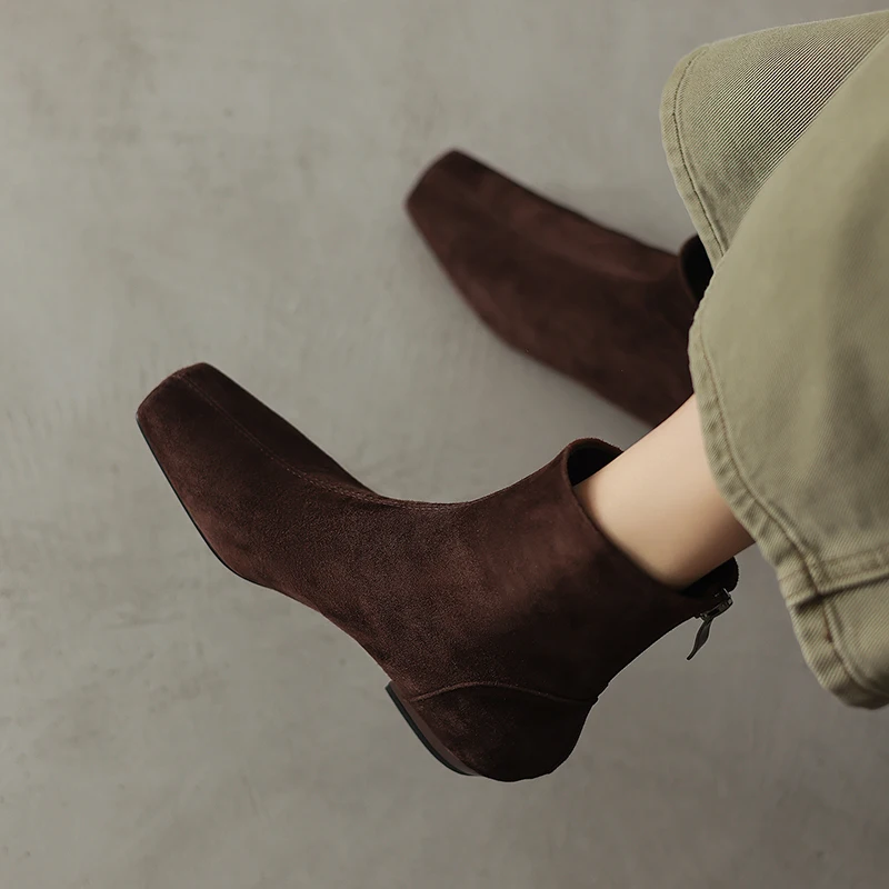 

2026 New Autumn Winter Ankle Shoes Sheep Suede Boots Middle Heel Western Cowboy Boots Women's Street Fashion High Boots Shoes