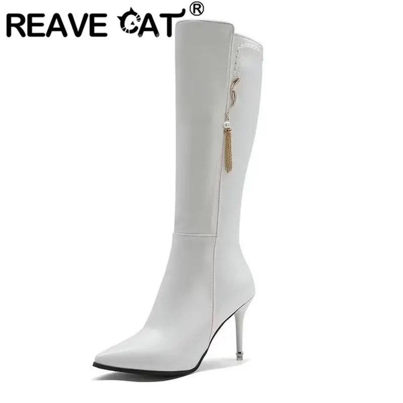 

REAVE CAT 2025 пикантные женские сапоги до колена с острым носком на шпильке 9 см с металлическим украшением на молнии, большой размер 46 47 48 вечерние ботильоны