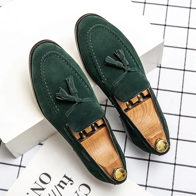 Zapatos informales hechos a mano para hombre, mocasines de piel de ante, zapatos planos de guisante suaves, zapatos clásicos sin cordones para conducir, mocasines ultraligeros con borlas