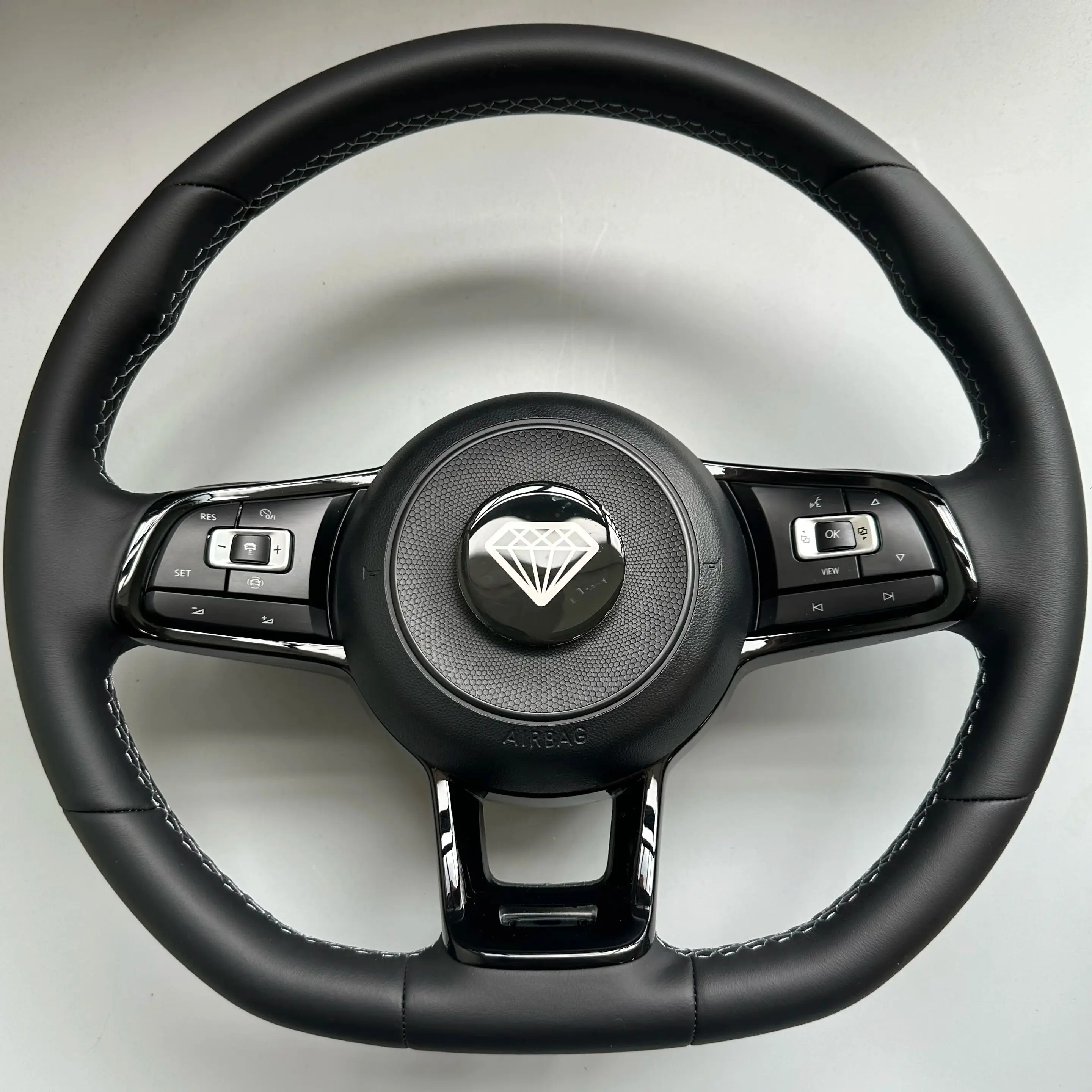 Custom Lenkrad Volant Basic Style Full Leather Steering Wheel for Volkswagen VW Passat Golf 7 MK7 Mk7.5 Polo Tiguan Jetta GTI