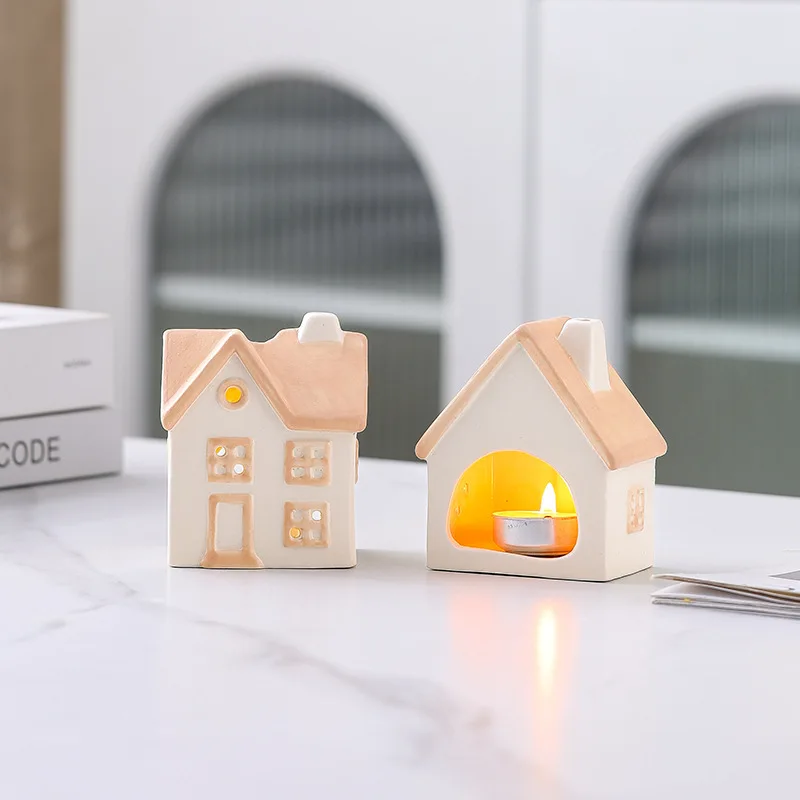 

1PC European-style Hollowed-out Ceramic House Candlestick Hand-painted Candle Holders Tabletop Decration Maison Home Room Decor