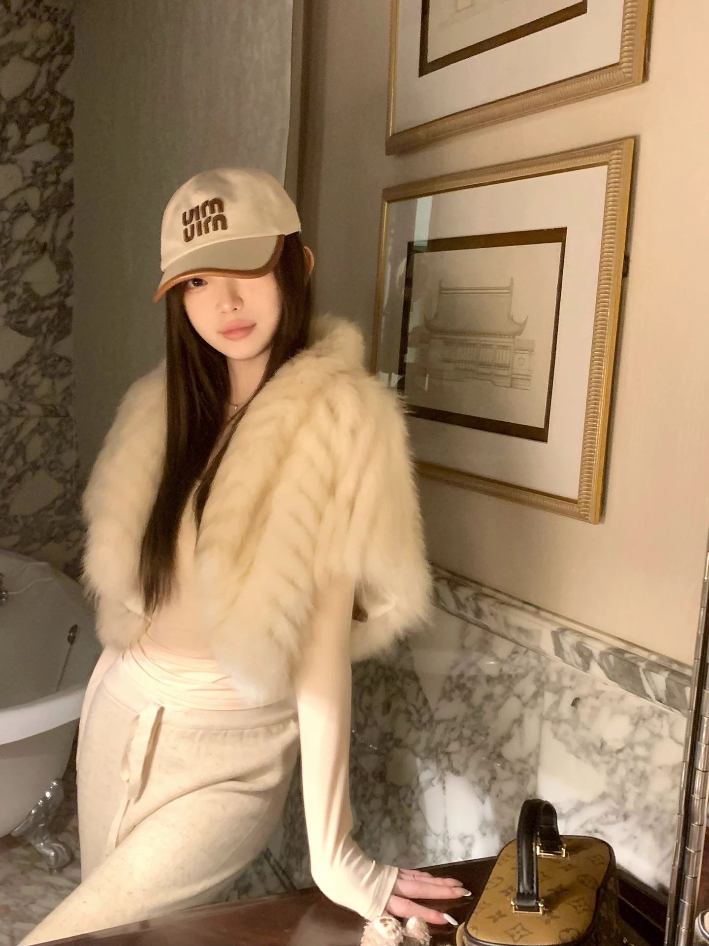 

Женская короткая шуба из меха с воротником, повседневная, для осени, из меха и кожи, средней длины рукава, для холодной погоды