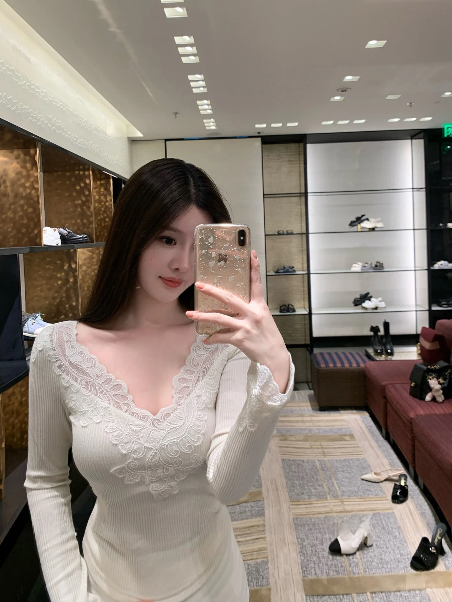 

White V-Neck Lace Long Sleeve Knitted Sweater Women's Autumn Winter Slim Fit Waist Cinched Base Shirt French Style Knitwear