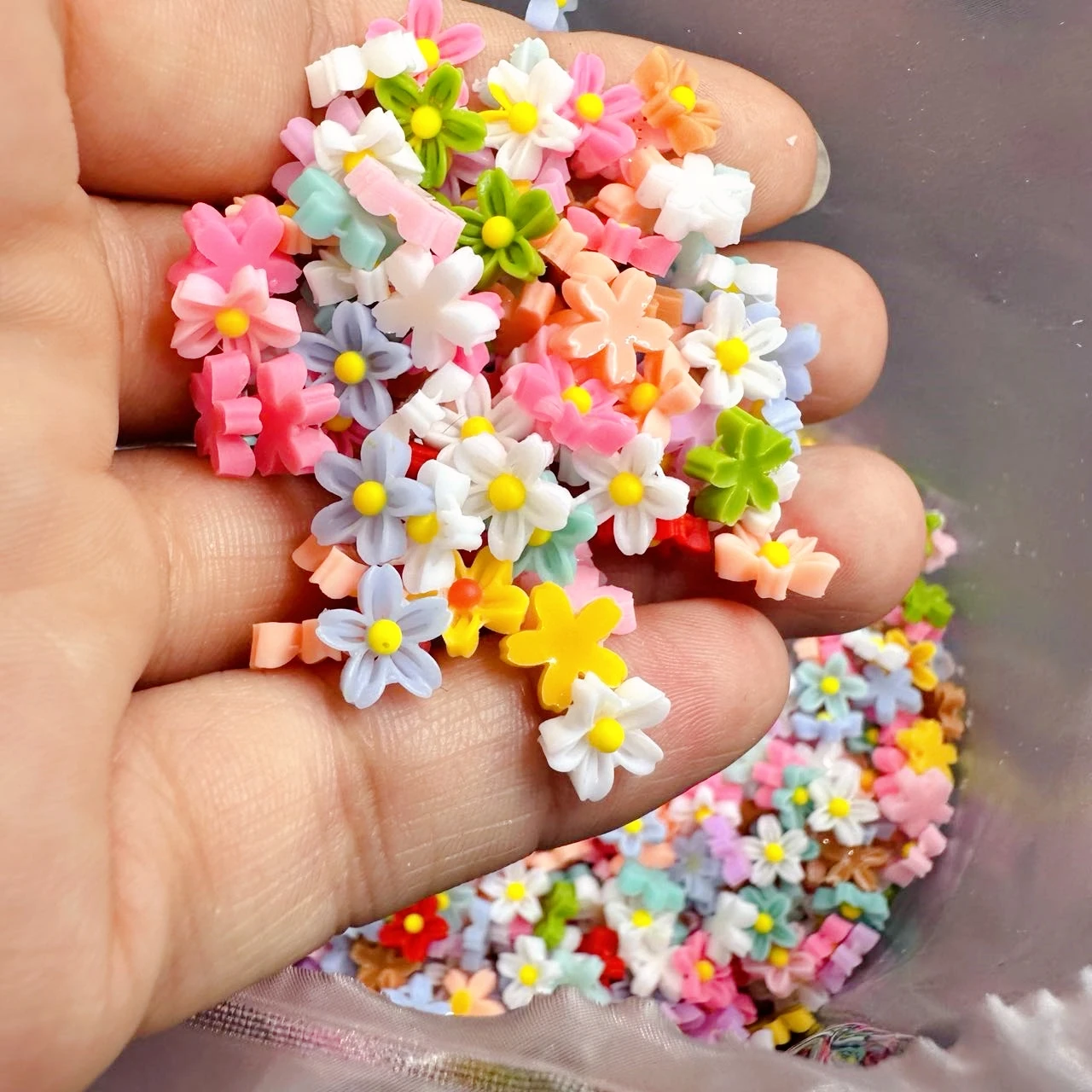 50Pcs 8mm Mini Flower Nail Art Charms 3D Mix Colors Floral Resin Rhinestones Nail Manicure Nail Decorations Supplies Accessories