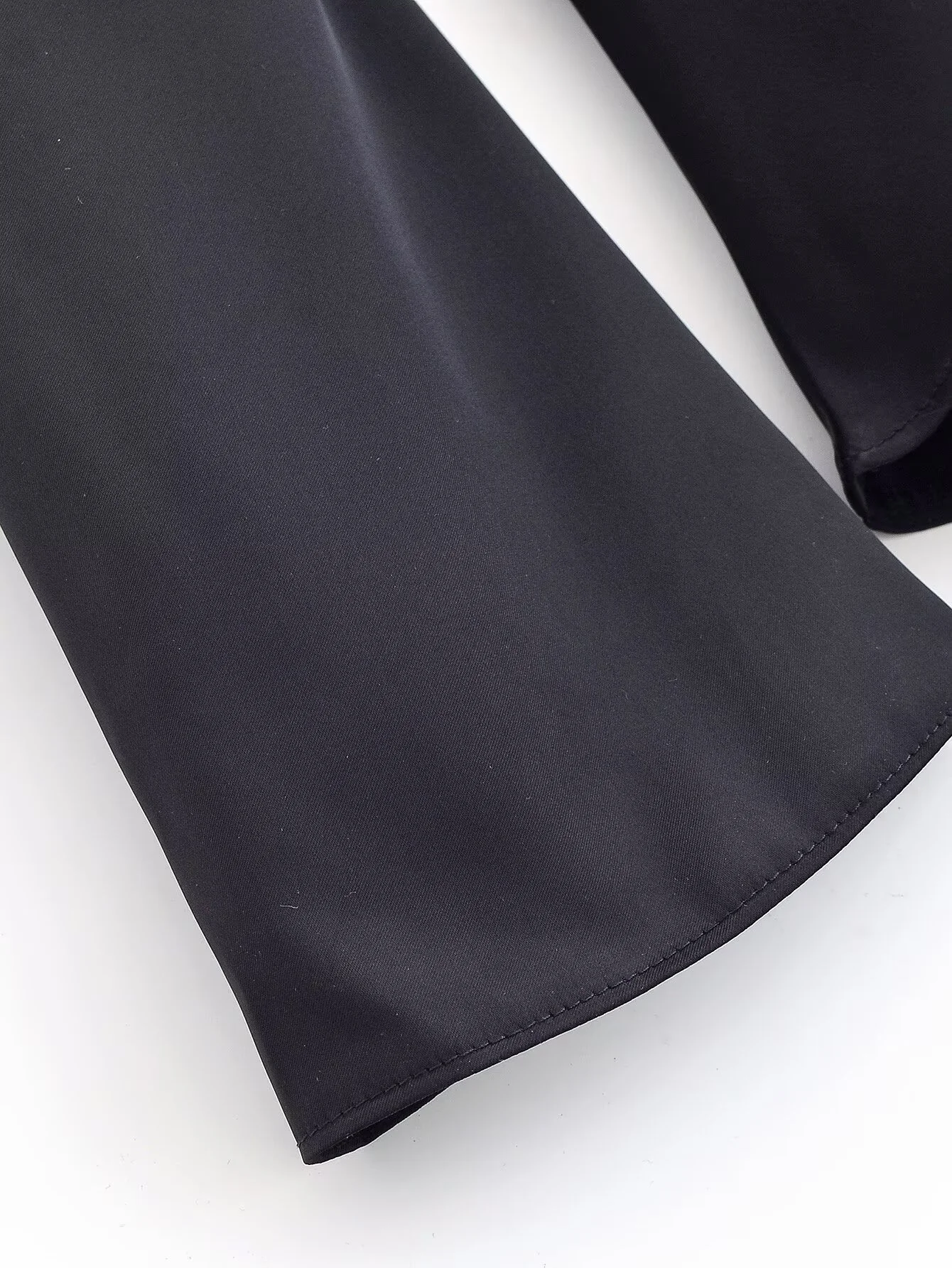 Atasan Wanita Musim Dingin 2025, Kasual Modis Sederhana Elegan, Kerah V Dalam, Satin, Ikat Simpul, Lengan Panjang, Slim Fit