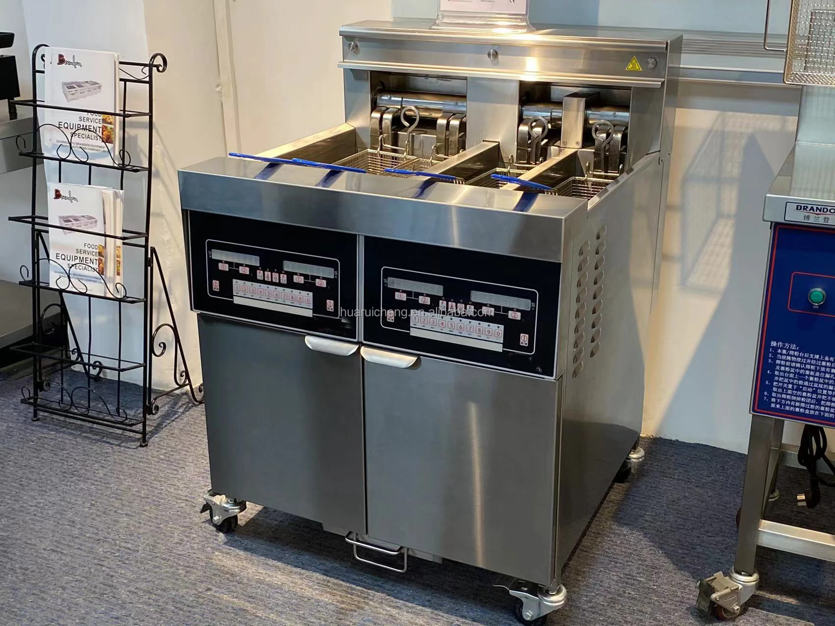 Fast Food Restaurant Kitchen Ventless Floor Deep Fryer With Hood Commercial Fryer