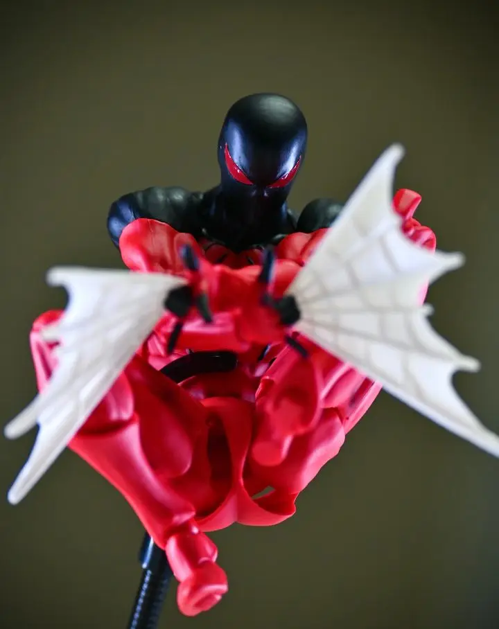 Mess Toys Spiderman Abito nero Vicino Symbiote Figura Spiderman Action Figures Ct Toys Nero Rosso Spider-Man Figurine Giocattoli per bambini