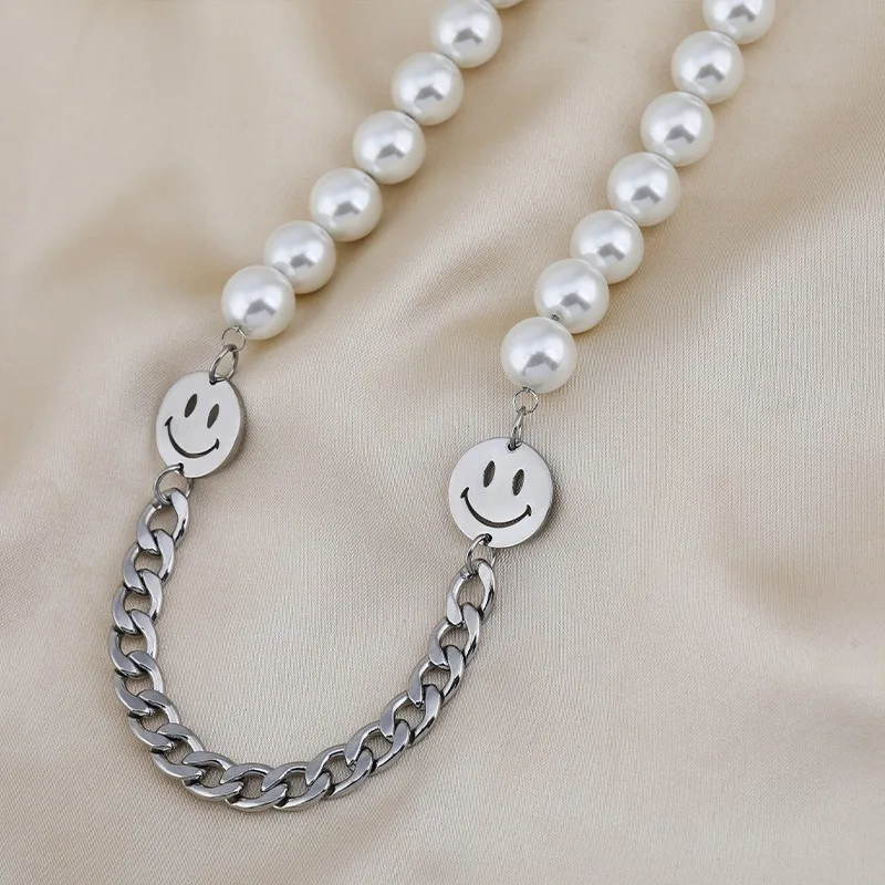 

Titanium steel double smiling face necklace, short sweater chain for both men and women, collarbone chain