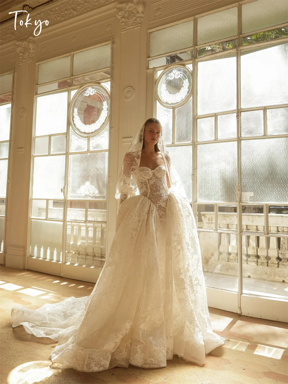 Tokyo Customized Elegant Sweetheart Neck Wedding Dress Detachable Sleeves Lace Court Train Bridal Gown White A-Line Wedding Gown