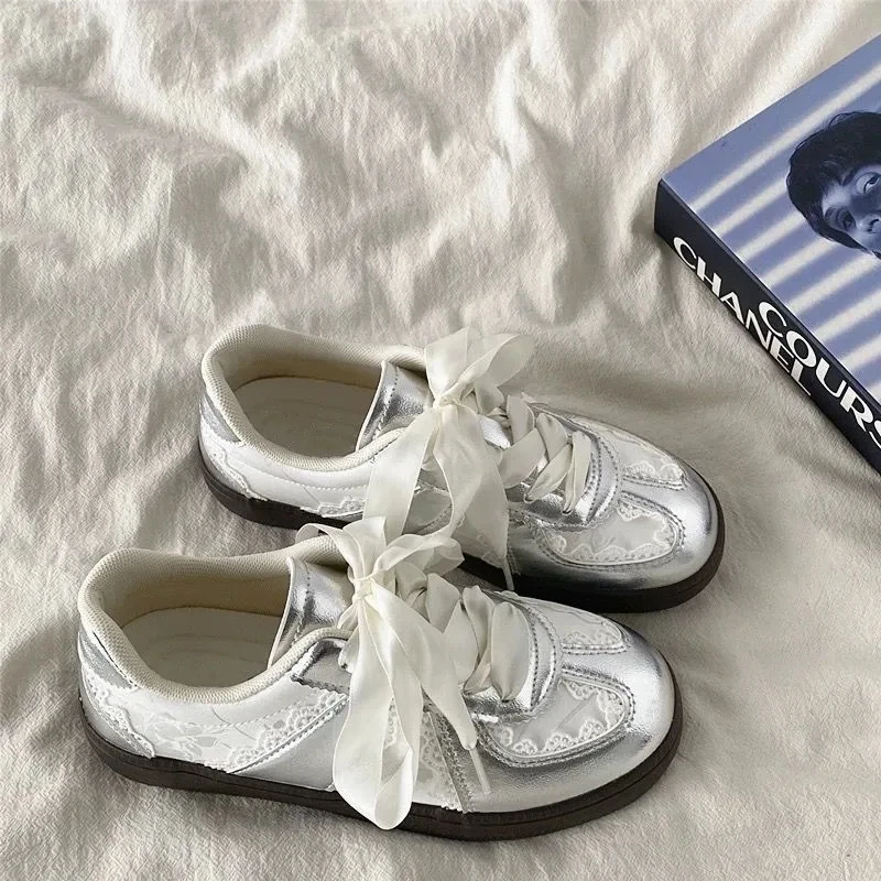 

Lace Silver German Training Shoes Women's Retro Casual Sports Board Shoes Versatile Flat Lace Edge Breathable Board Shoes