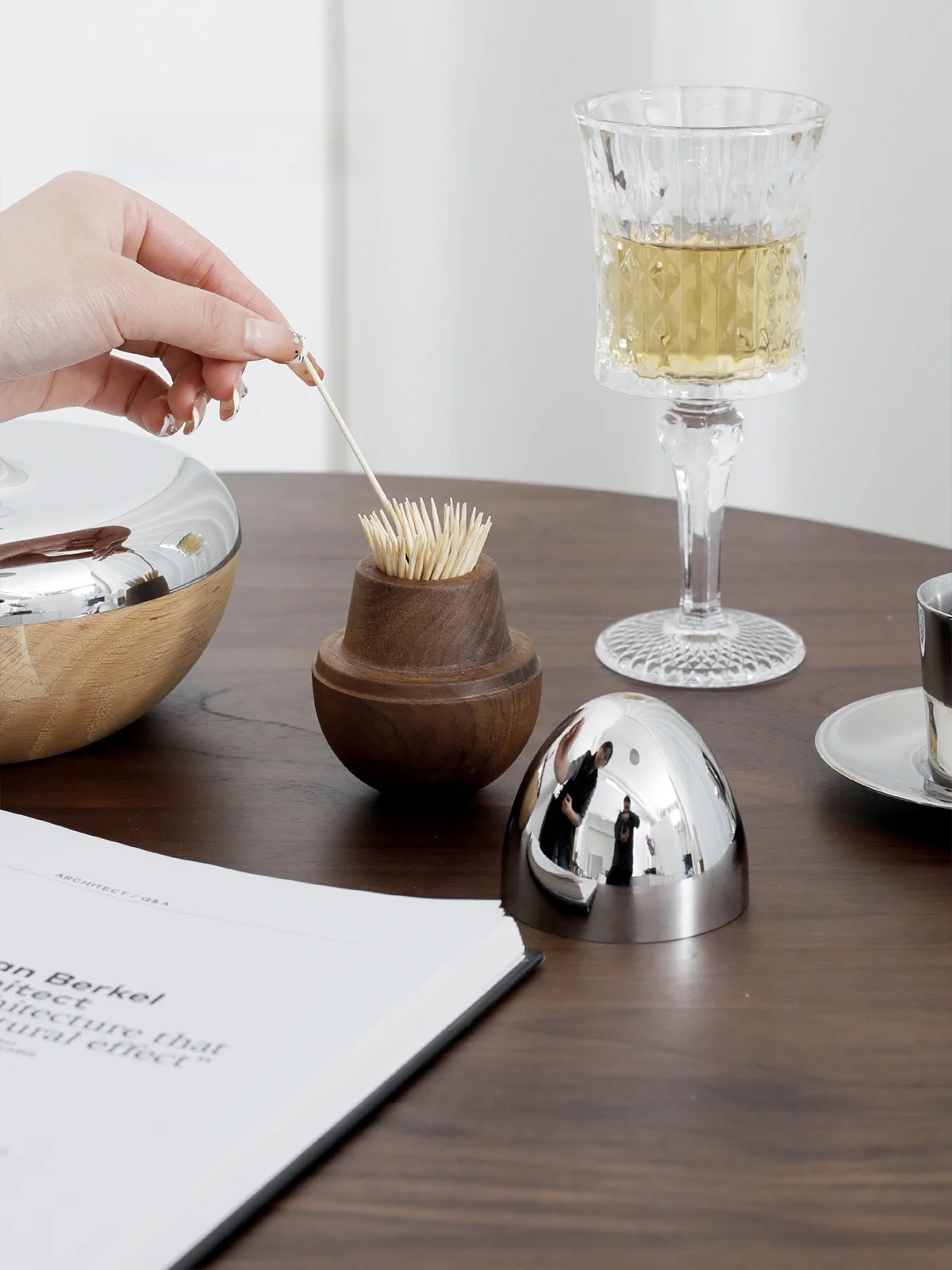 

Elegant Egg-shaped Toothpick Storage Box Mickey Fruit Toothpick Holder Living Room Decorative Accessories Moving Gift