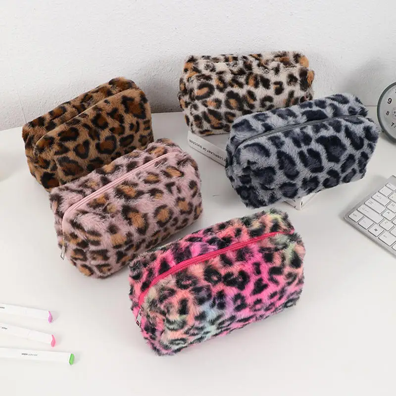 حقيبة مكياج قطيفة محمولة باليد بطبعة الفهد، حقيبة تخزين راقية للسفر ذات سعة كبيرة للنساء، مجموعة أدوات الزينة بمقلمة