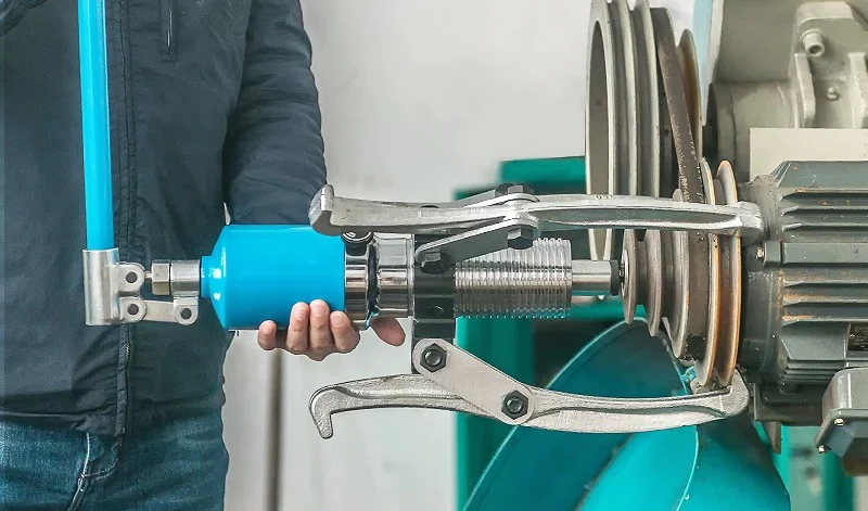 

Three-legs hydraulic puller 50 ton