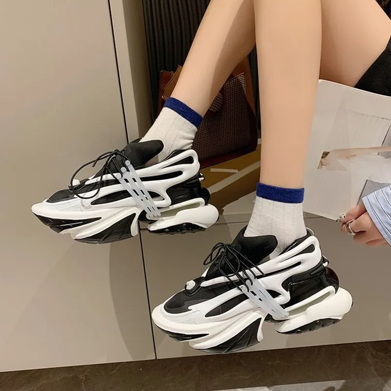 Fashion Thick Bottom Sneakers Women Pointed Toe Lace-Up Platform Shoes Lady Classics Luxury Brands Couple's Shoes Casual Sneaker